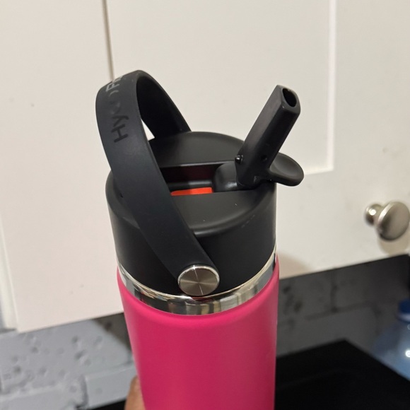 Hydro Flask 24oz. Wide Mouth Zinnia Bright Pink Bottle with Black Lid - Picture 7 of 8